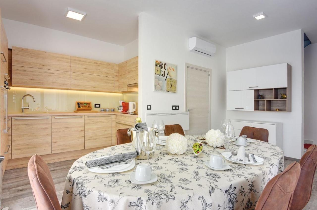 Villa Sunce Pula Extérieur photo
